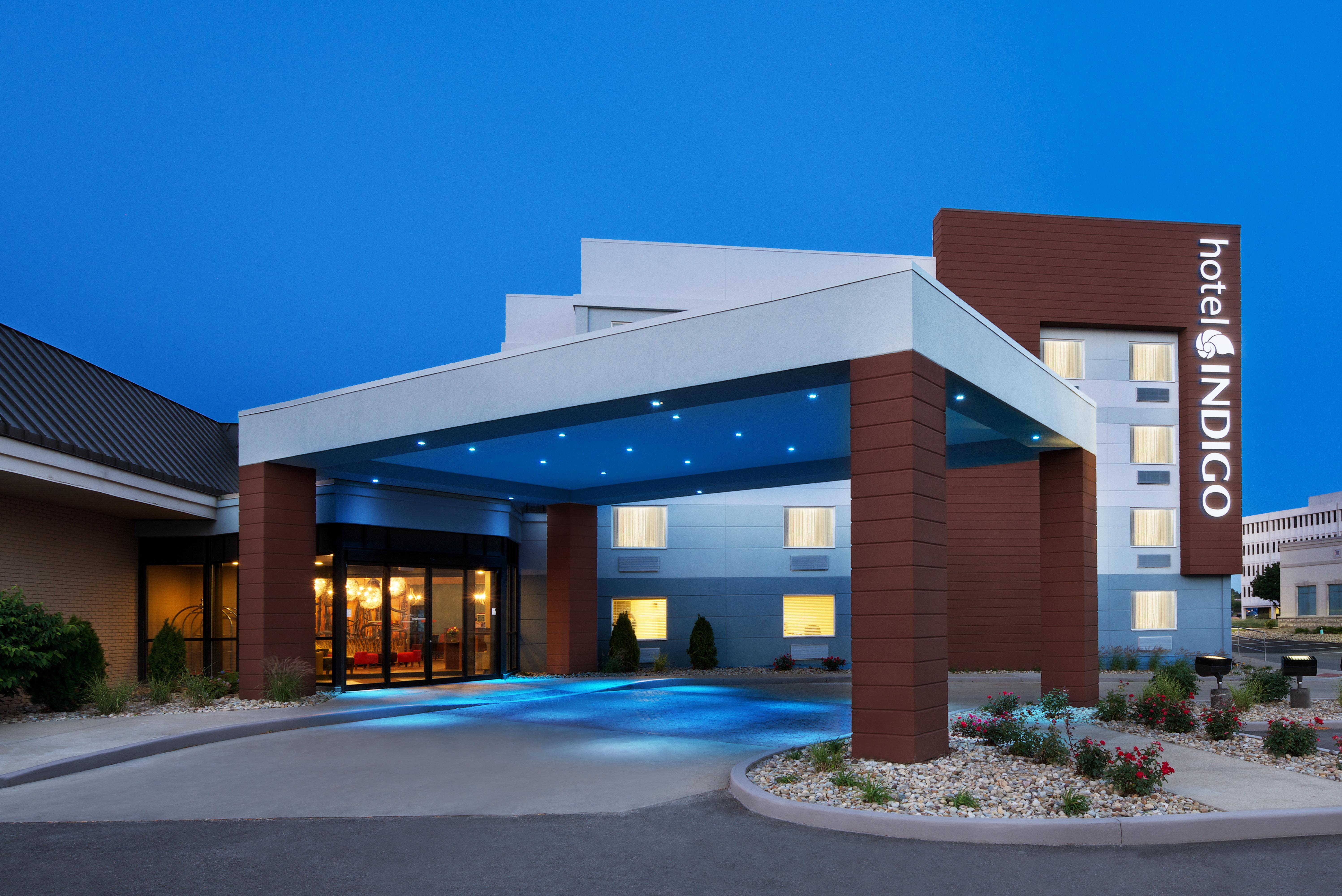 Hotel Indigo Cleveland Beachwood By Ihg Exterior photo