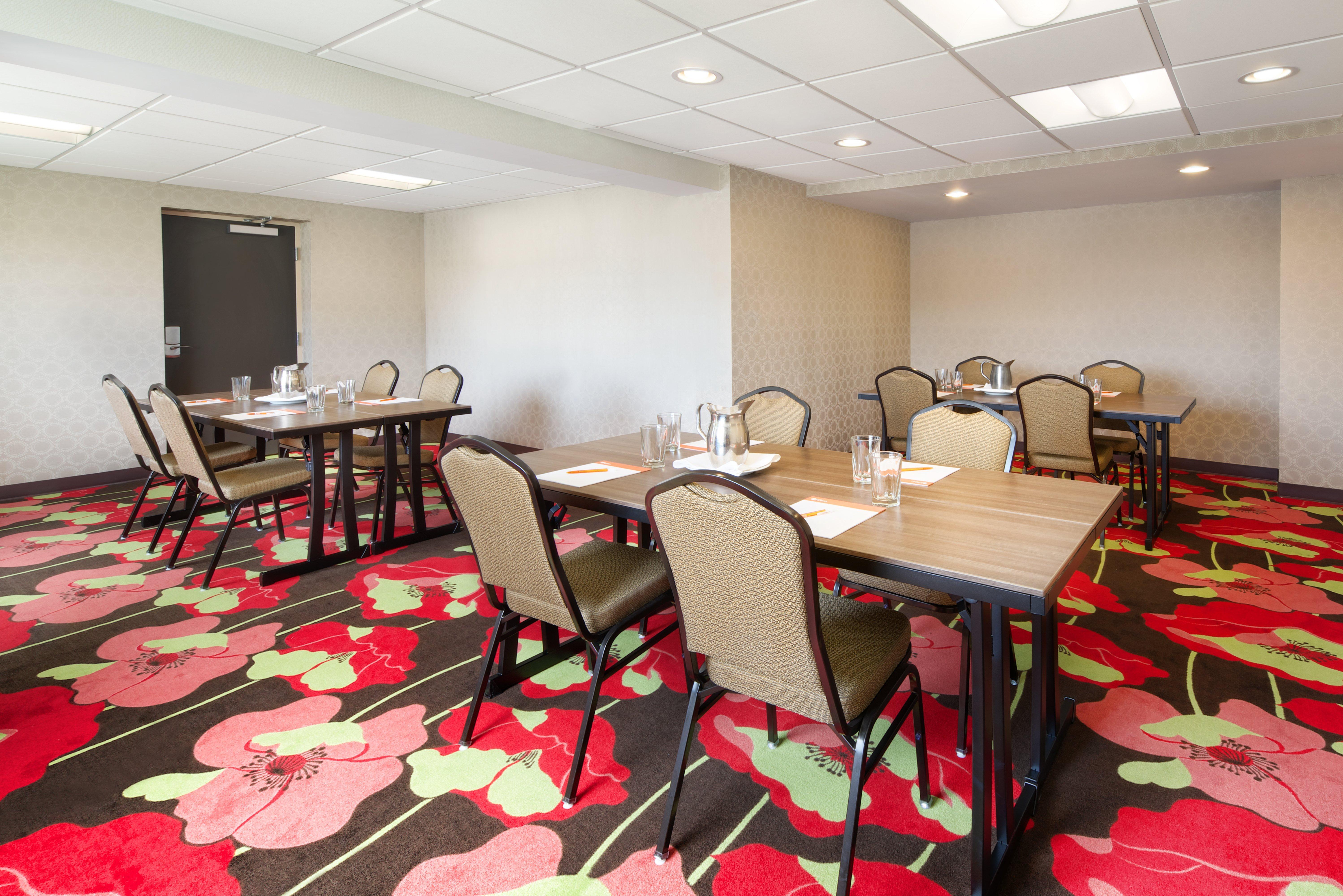 Hotel Indigo Cleveland Beachwood By Ihg Exterior photo